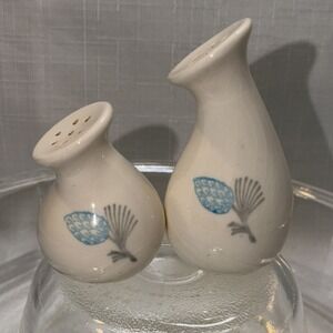 Vintage Mancrest Blue Spruce Pine Cone & Needles Salt & Pepper Shakers